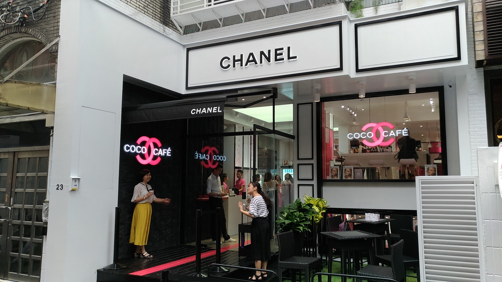 CHANEL COCO CAFÉ